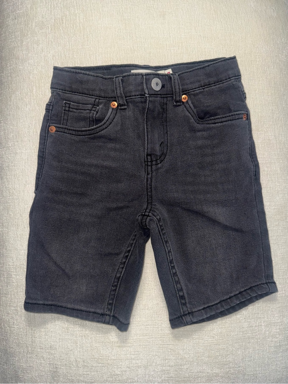 Boys Levi size 7 Black Denim Shorts